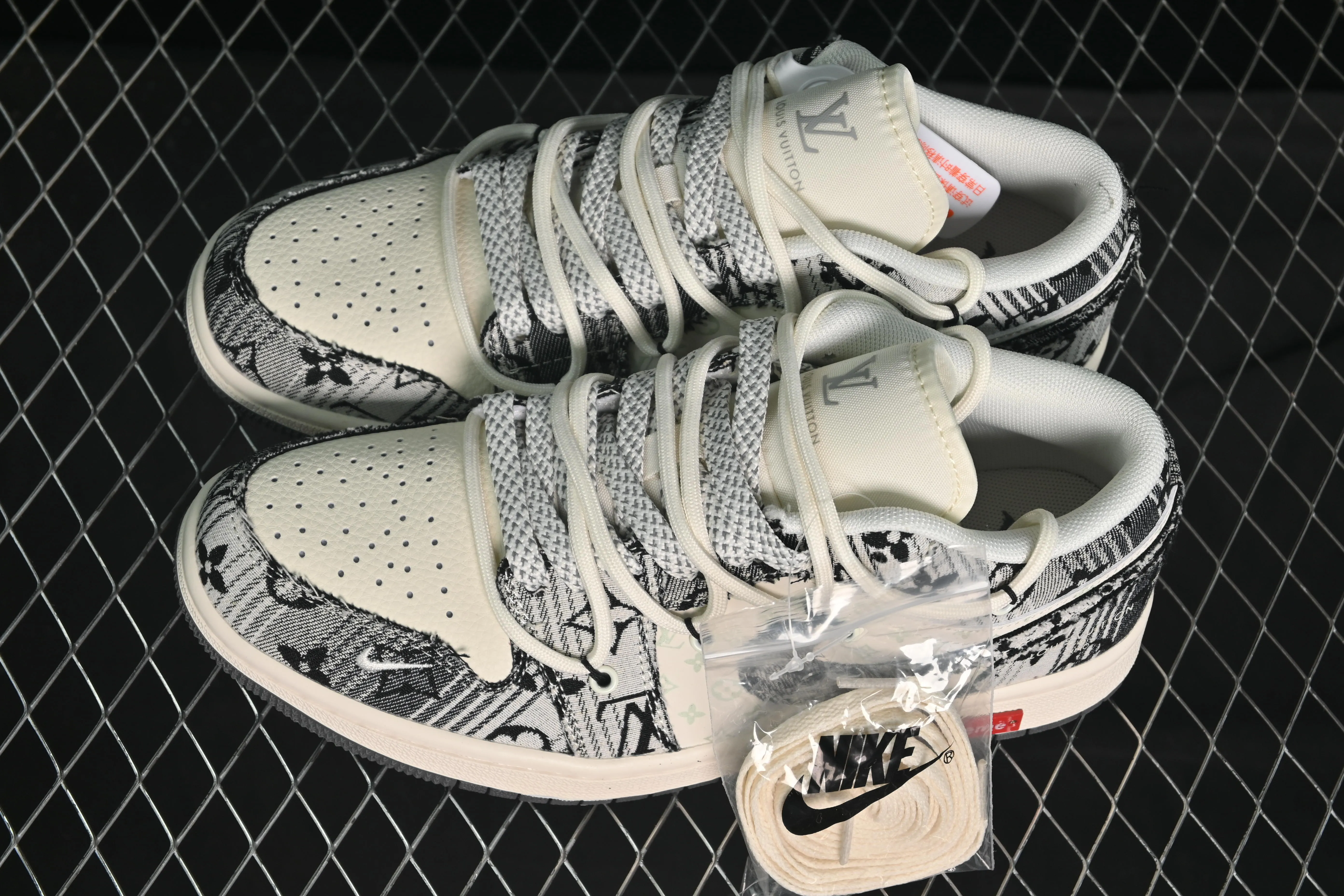 All categories Air Jordan Jordan series basketball shoes Air Jordan 1 Low High-end customized low-top sneakers Air Jordan 1 Low AJ1 Joe 1 LV joint gray floral drawstring High-end customized low-top retro basketball shoes YX5066-372